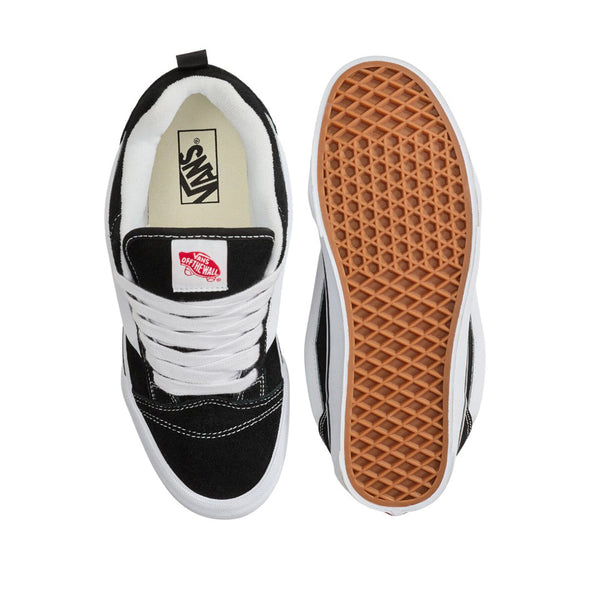 Tennis Knu Skool unisex color negro y blanco