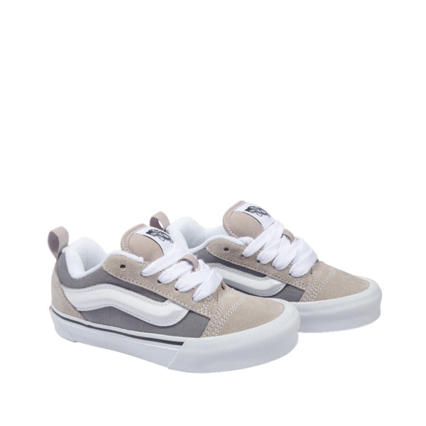 Tennis Knu Skool para niño color gris