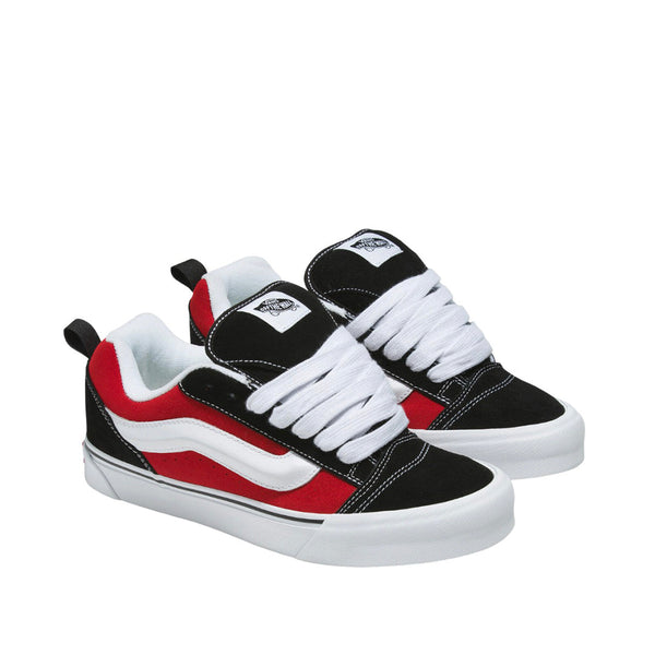 Tennis Knu Skool unisex color rojo, negro y blanco